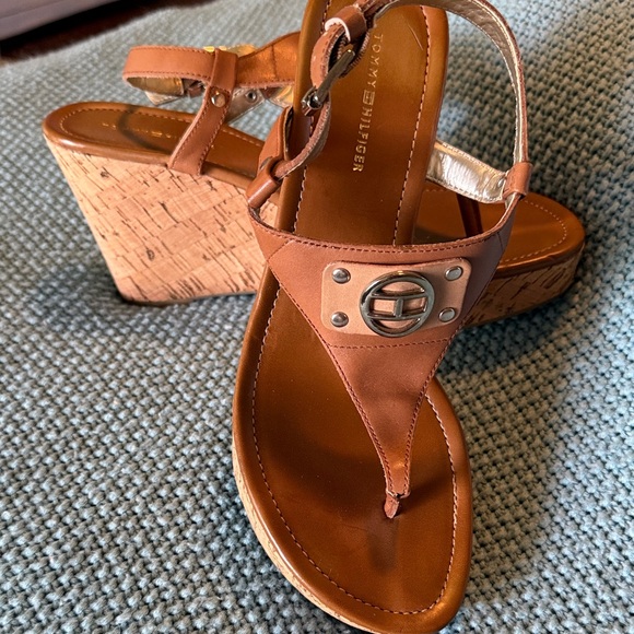 Tommy Hilfiger Tan Wedge Sandals - Picture 1 of 3